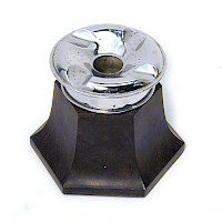 Aschenbecher mit Metalldeckel