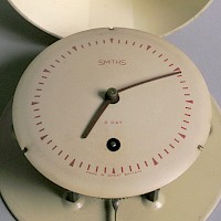 Wanduhr mit Pendel