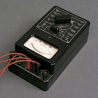 Ohm- und Voltmeter Multax 5000