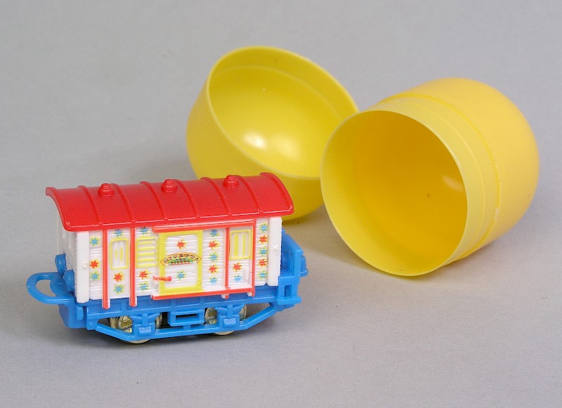 Kinderüberraschung Zirkuswagen