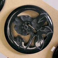 Knöpfe mit Blumendekor