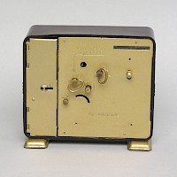 Uhr mit Spardose