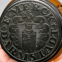 Glas mit Schraubdeckel