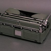 Kofferschreibmaschine Olympia
