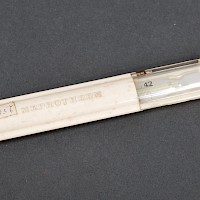 Köcher mit Fieberthermometer