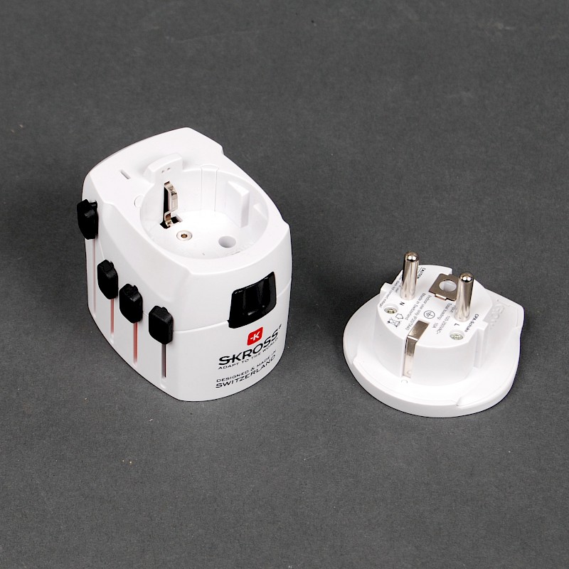 SKROSS World Travel Adapter