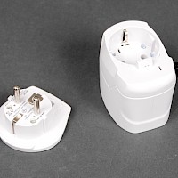 SKROSS World Travel Adapter