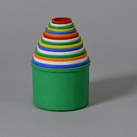 Stapelspiel aus Töpfchen