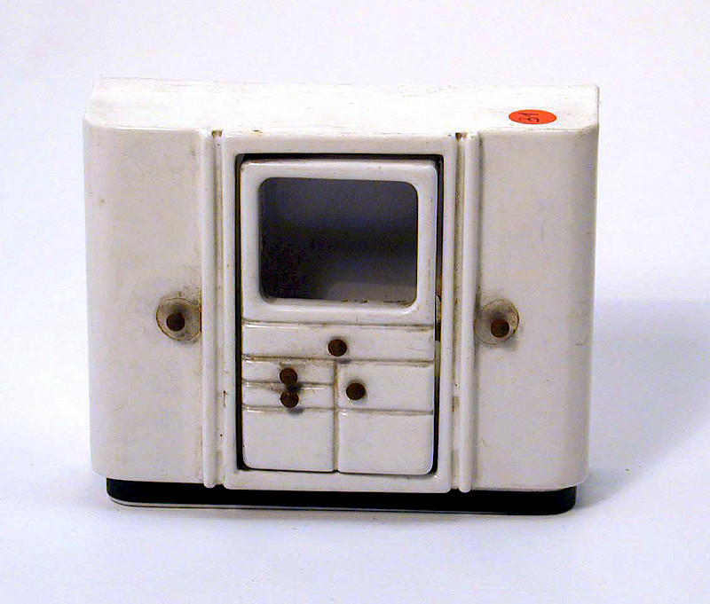Puppenküchenschrank