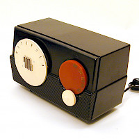 TABLE MODEL RADIO