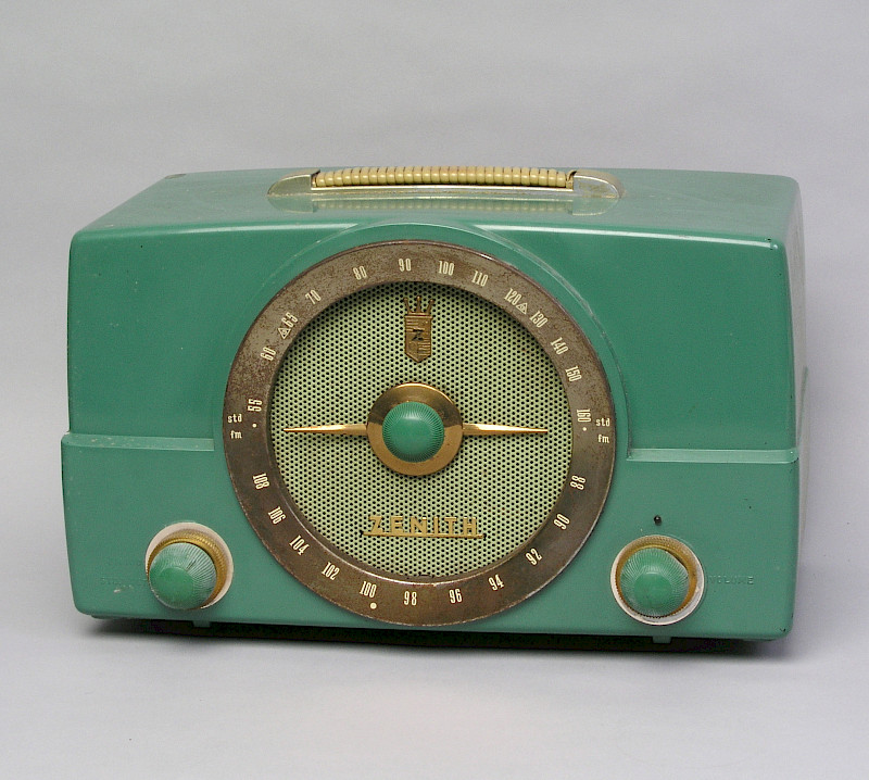 Zenith Radio Model K 725