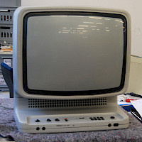 Wega Color 3030 Fernseher mit Standlautsprecher