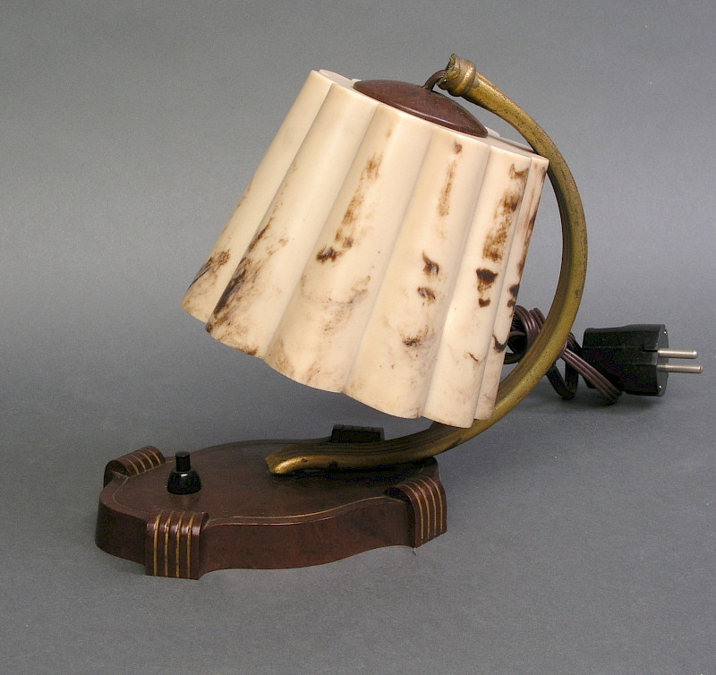 Nachttischlampe