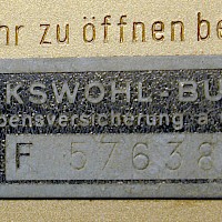 Uhr mit Spardose
